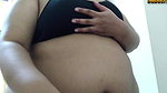 jab pitaji ghar par nahin hote hain tab Sexy Stepmom mere sath chudai karna ke lie mere bade land par condom lagate hai