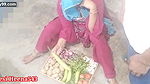 In a clean voice by scolding the sister-in-law who is selling vegetables