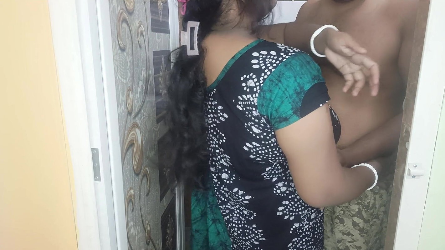 Shruti bhabhi ne boyfriend ke sath acche se chodai Kiya aur jange ki upar maal out kiya