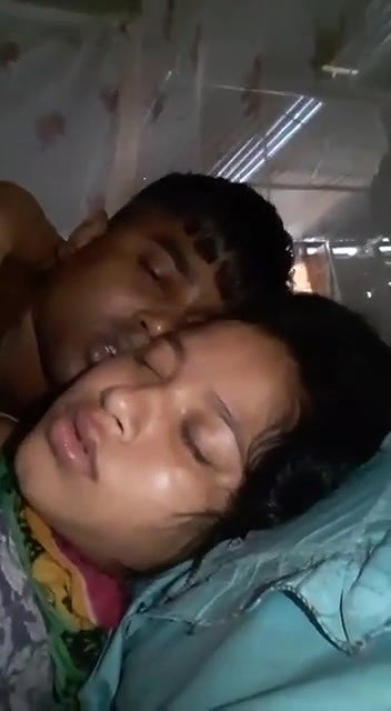 Beautiful village girl fucking with lover