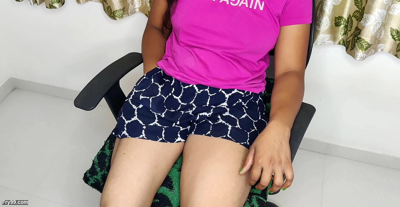 Komal pink tshirt me bahut khubsurat dikh rahi ho tum
