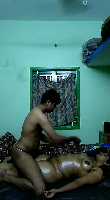 Bhabhi oil massage