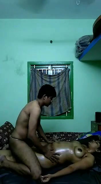 Bhabhi oil massage