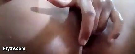 I masturbat my cut pussy with oil