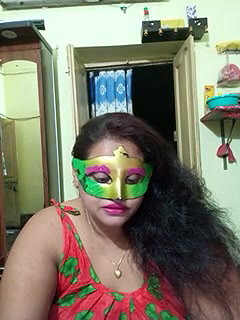 Silkishamita Nude Show