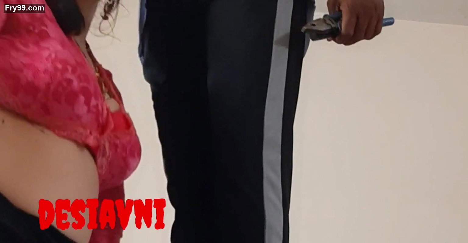 desi avni hard fucked by fan repair man