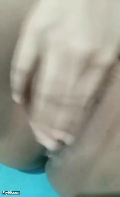 My stepbrother wants a gift and I give him a delicious blowjob’s