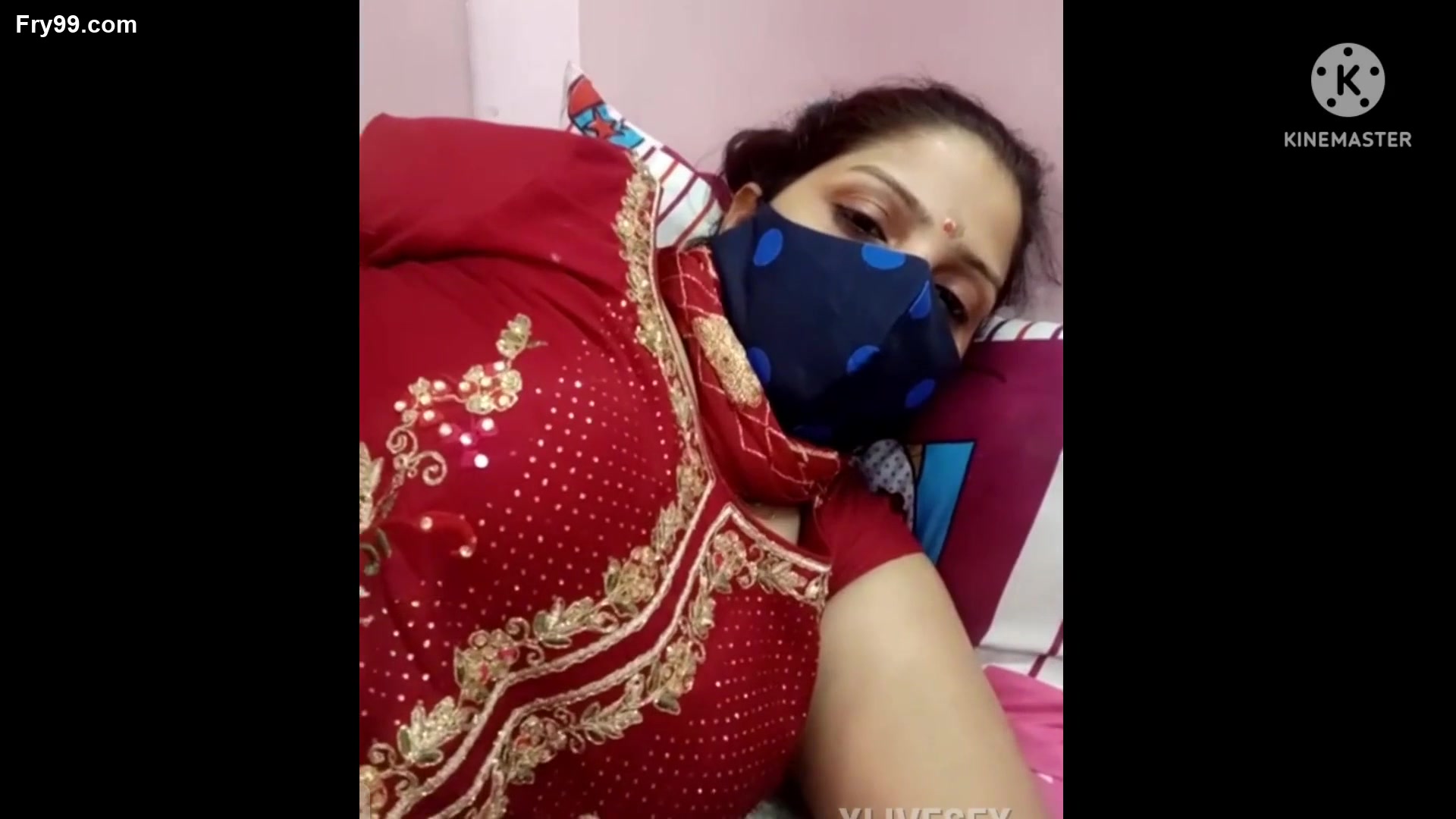 Desi Tamil bhabhi does webcam show – nude video – Mydesi.net