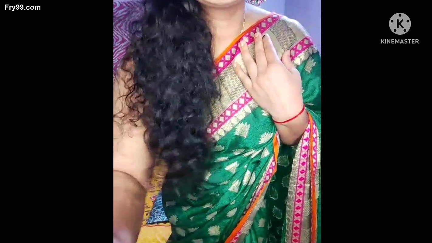 Marathi Vaini – Sex chat with boyfriend and showing boobs and undergarments