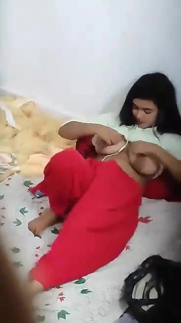 Beautiful Bigboob Desi Girl Showing Lover On VideoCall Secretly Captured