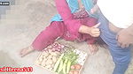 In a clean voice by scolding the sister-in-law who is selling vegetables