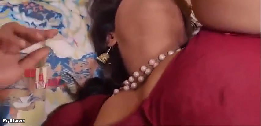 Super hot and sexy desi bhabhi has romance with Dewar