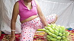 I took the banana kadi and put it inside my pussy and enjoyed it nomita boudi