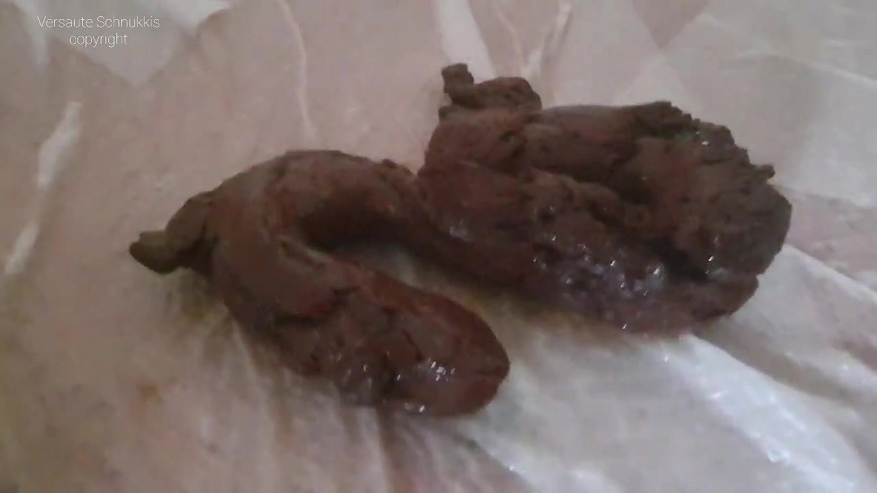 Versauteschnukkis Milf shit on the floor