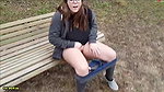 a Loverbird Mega Peinlich Beim Pissen erwischt