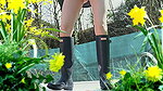 97Ffezine Pee upskirt wellies