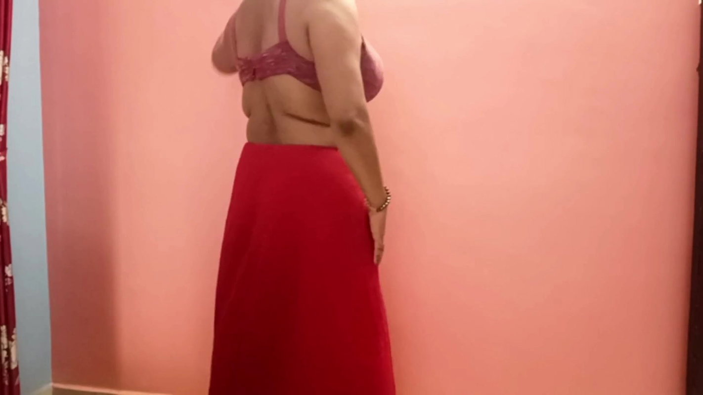 Desi Girl Lavisha’s Wild Solo – Fingering Tight Pussy & Moaning Loud in Homemade Video