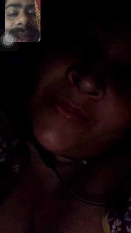 Hot bhabi showing