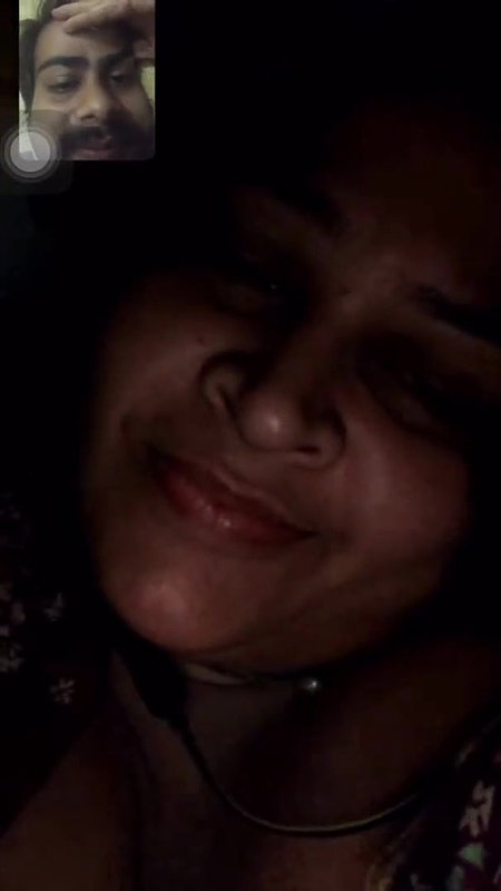 Hot bhabi showing