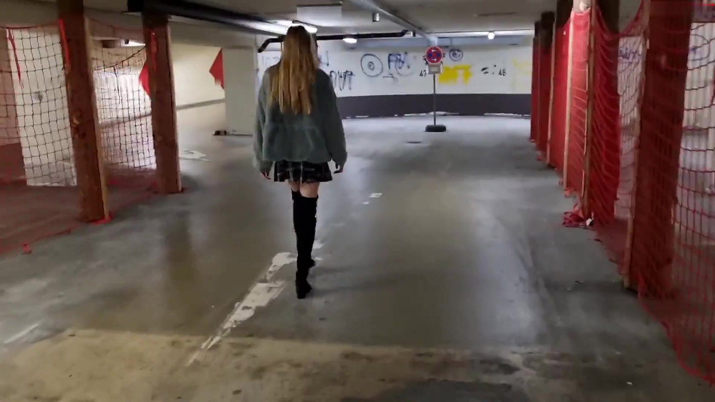 HaneyNanny Pippi Spontan im Parkhaus