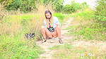 Hottie Pees In The Suburbs Got2pee