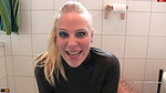 opfya B ber PISS Mein erster Selbst Anpiss Versuch Head over heels PISS My first self pee attempt