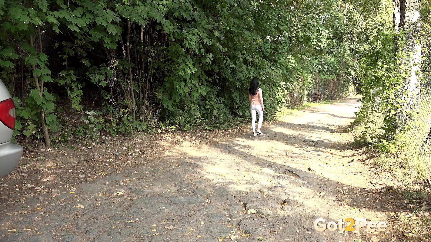 Tight White Leggings 1080p Got2Pee mp4