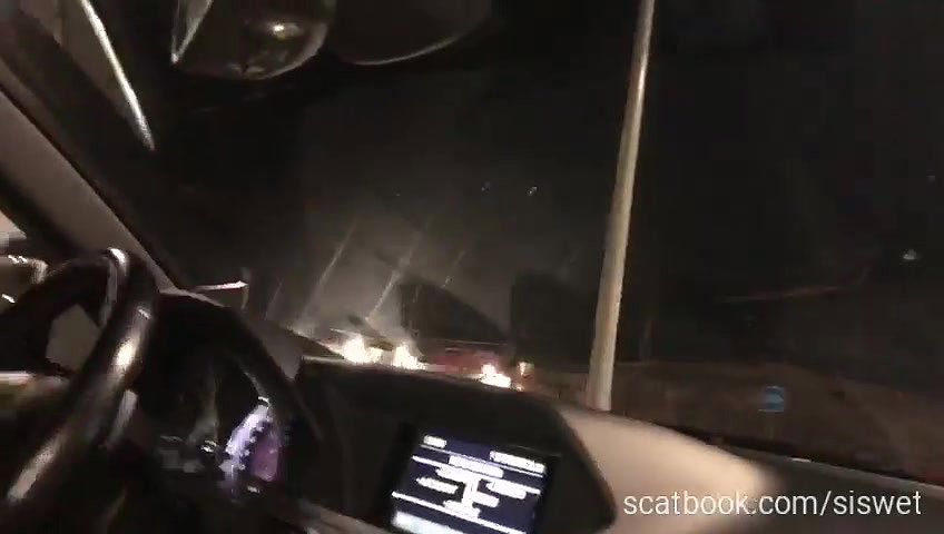 Siswet Big Pee In The Parking In France