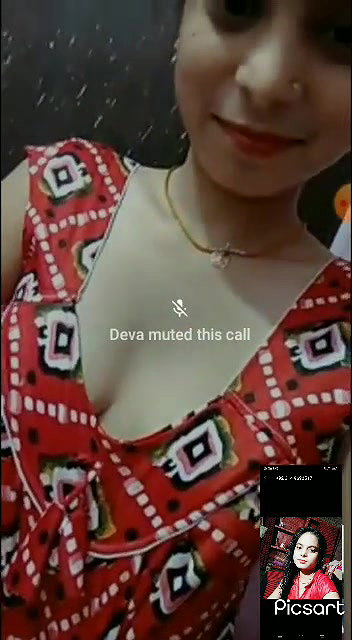 Desi girl Shows Her Boobs on VC