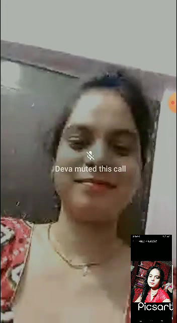 Desi girl Shows Her Boobs on VC