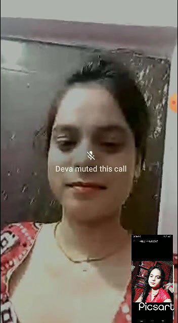 Desi girl Shows Her Boobs on VC
