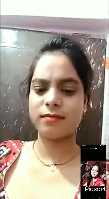 Desi girl Shows Her Boobs on VC