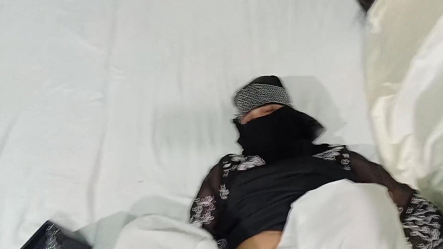 Beautiful muslim stepsister was fucked by her stepbrother