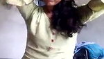 Desi girl Shows her Boobs