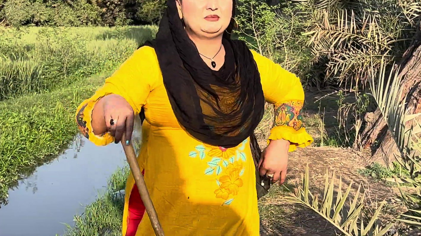 Desi Aunty Village Life Style Pakistani Desi Aunty Hot Vlog Village Woman Daily Routine Work
