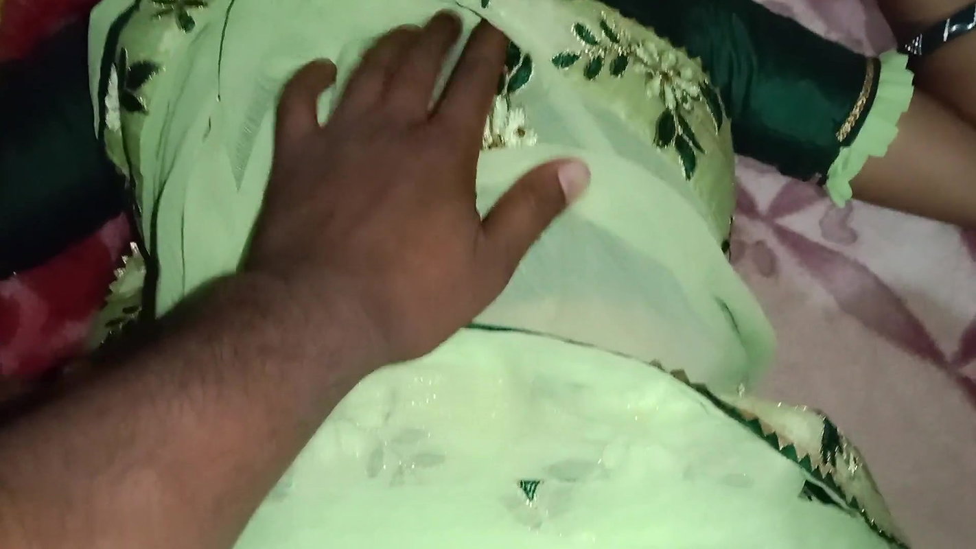 Indian Beautiful Housewife Enjoying Sex,hot Couple Sex