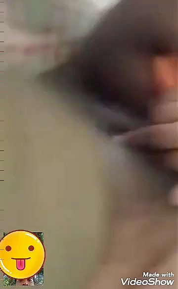 Desi Aunty Showing Boobs n Pussy on VC