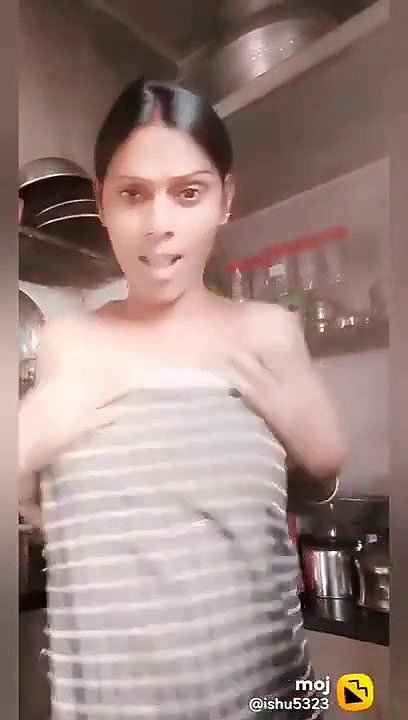 Desi cute girl hot Boobs show