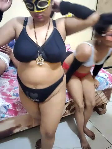 Stripchat-Public.Show-c-Hot_mina8585-2025.06.17.112213