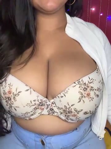 Stripchat-Public.Show-f-Baddie_Princess_-2025.05.21.185830