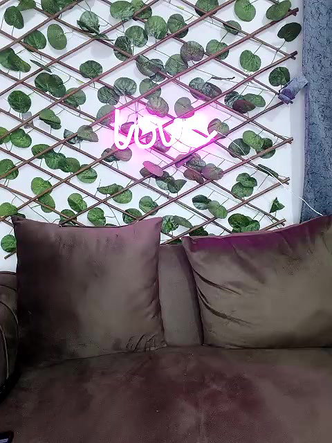 Stripchat-Public.Show-f-Bold-Cat-2024.12.06.224034