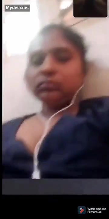 Cute Desi Girl Showing Boob (Updates)