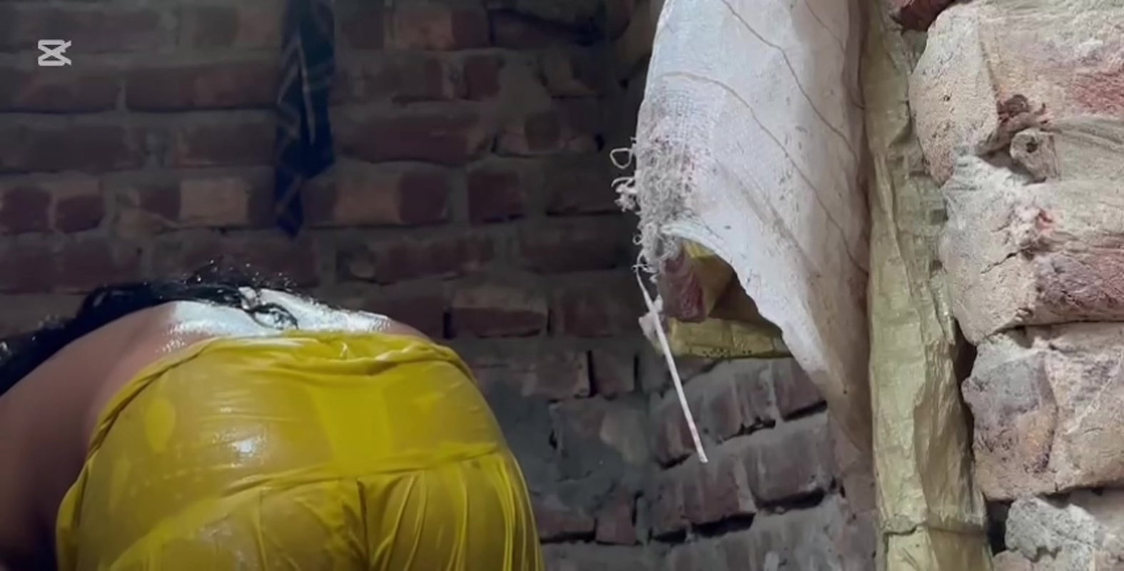 Indian deshi vhabi shower