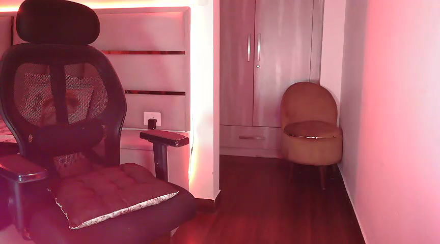 Stripchat-Public.Show-f-SunhariGirl-2025.04.26.040439