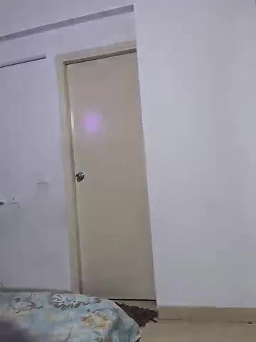 Stripchat-Public.Show-c-mahi69a-2025.04.22.190359