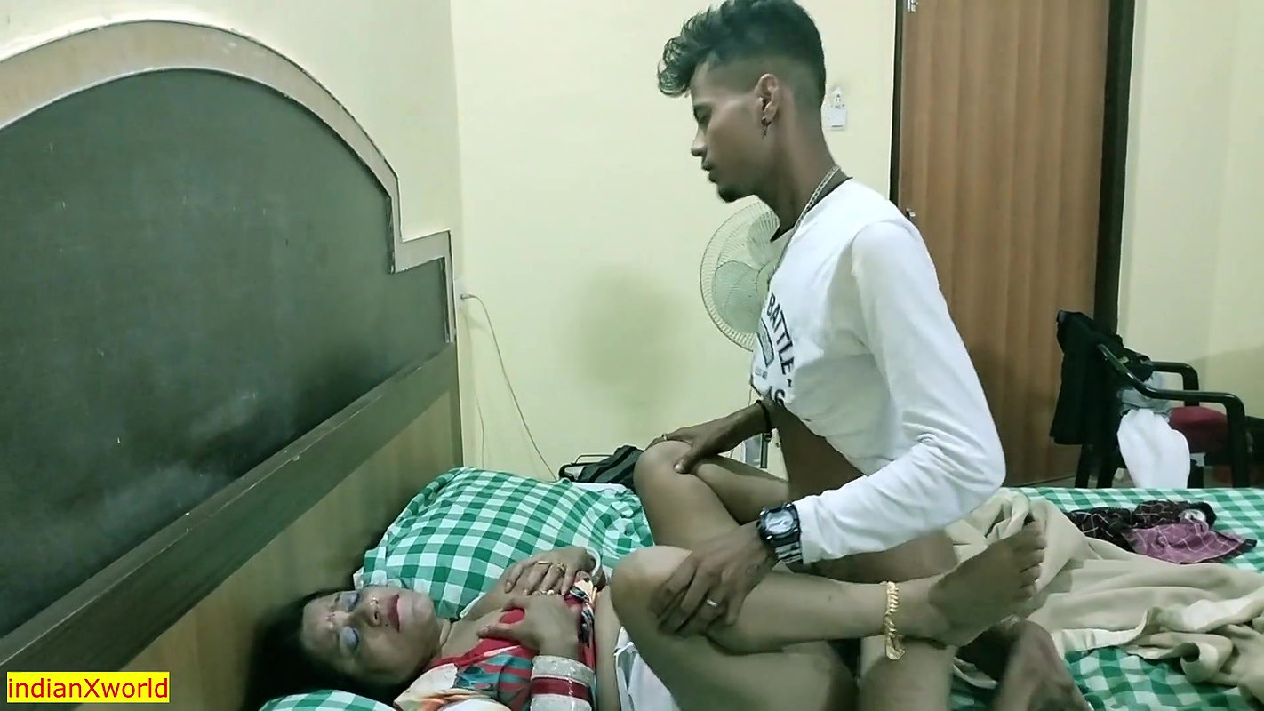 Indian hot XXX webseries sex! Desi Tribal girl fucking with rich teen boy!