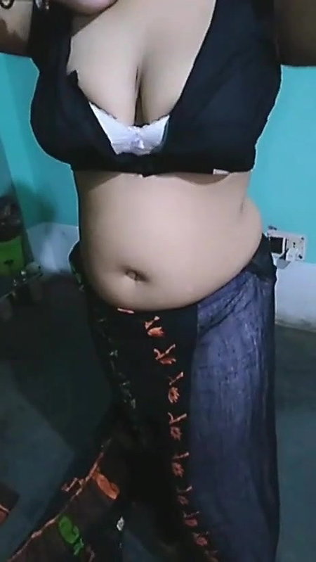 Desi village bhabi nice navel