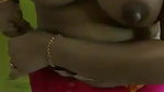 Desi aunty show her boobs