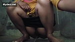 Desi Girl Record her Pissing Clip