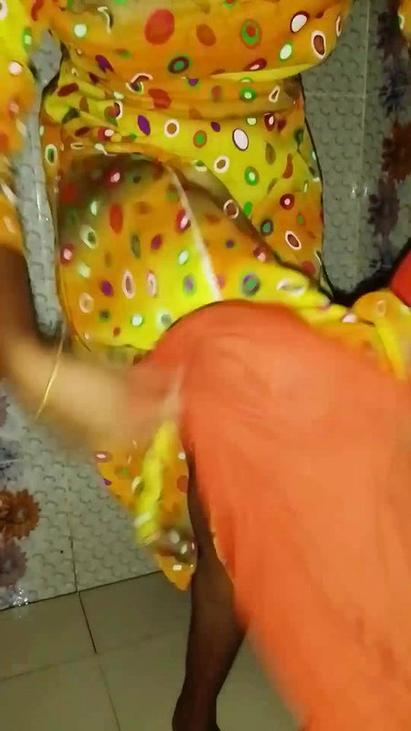 Desi Indian Hot Girl in the Bathroom